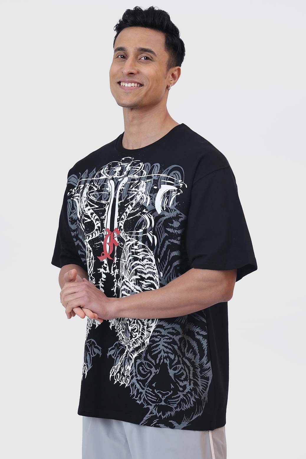 Twin Fangs Oversized T-shirt Black
